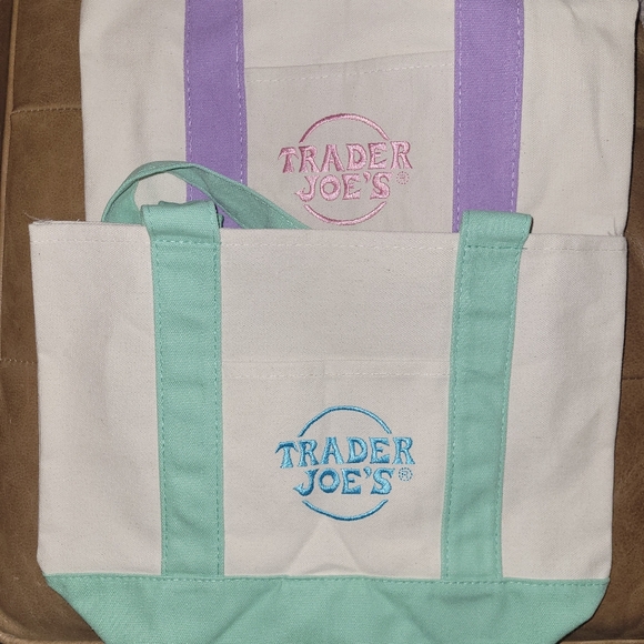 TRADER JOE'S MINI PASTEL CANVAS TOTE BAGS- LIMITED EDITION -4 COLORS -LOT OF 4 - Picture 2 of 3